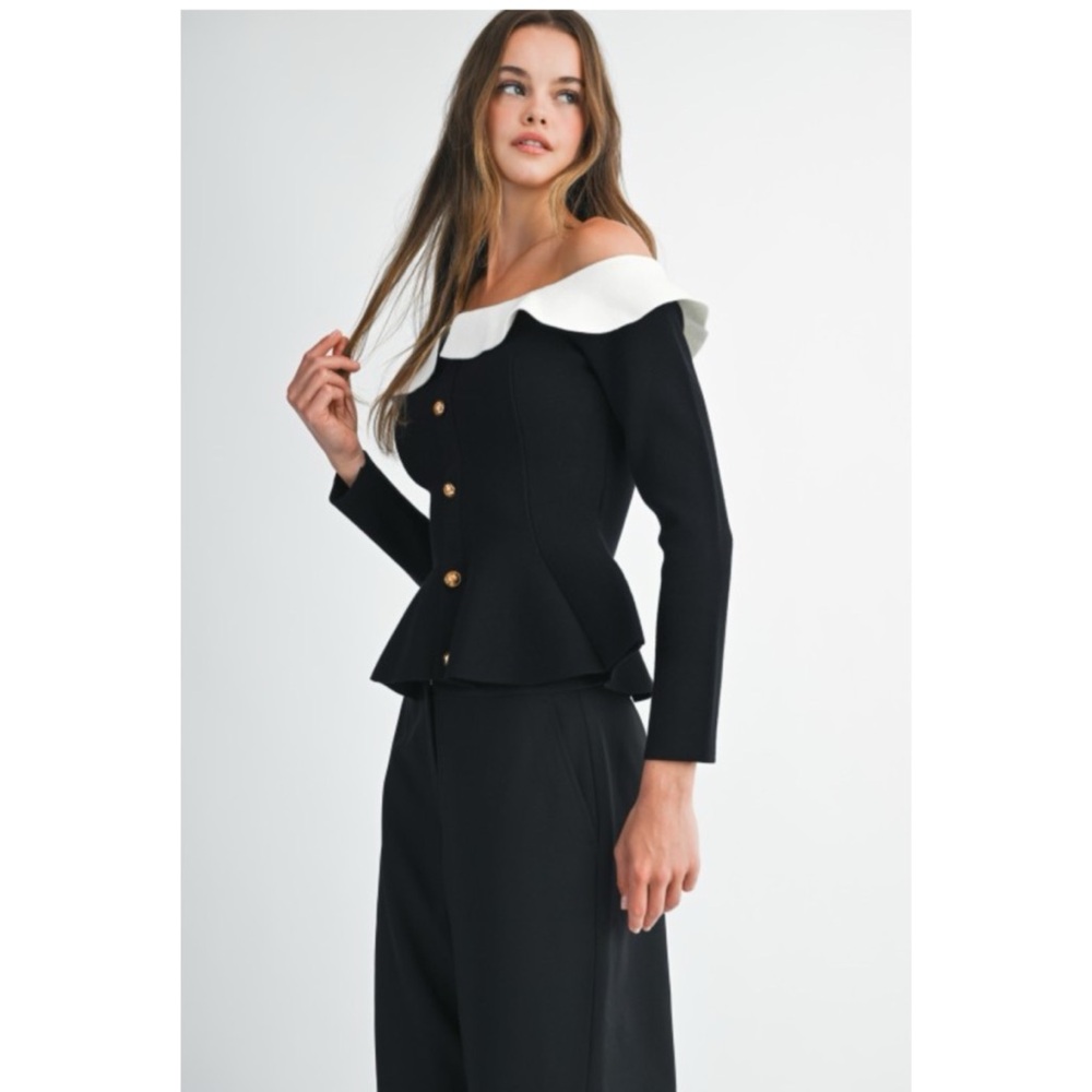 740 • Lux Black Viscose Blend Knit Peplum Top Gold Buttons White Flounce Collar - Picture 11 of 16